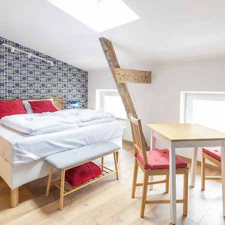 Sun & Snow Old Town Polwiejska Apartman