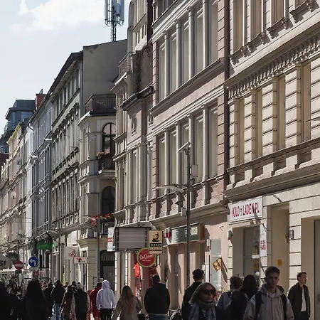 Sun & Snow Old Town Polwiejska *