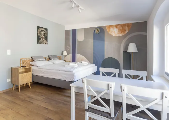 Sun & Snow Old Town Polwiejska